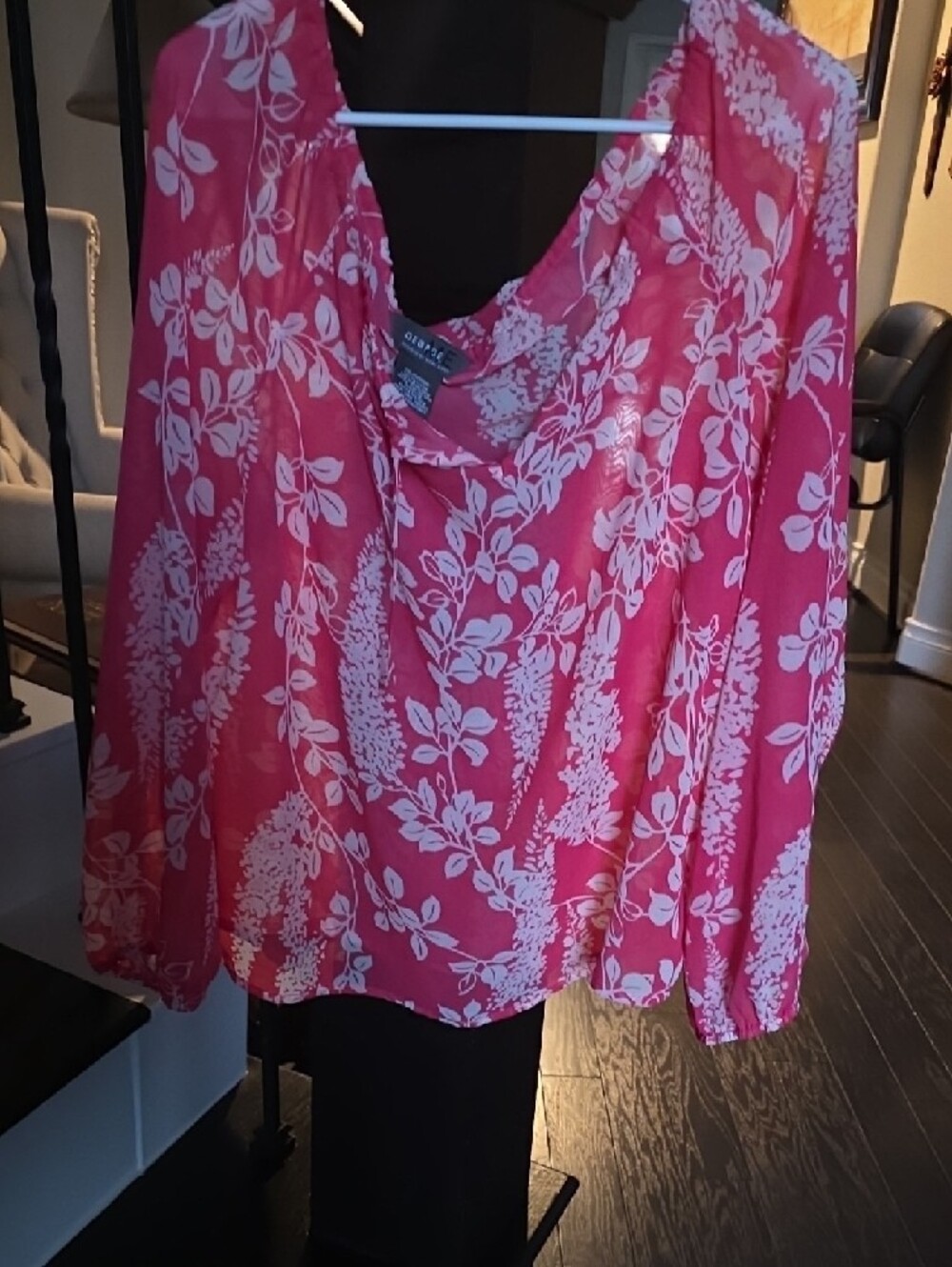 George Pink and White Floral V-Neck Long-Sleeve Blouse - Picture 11 of 11